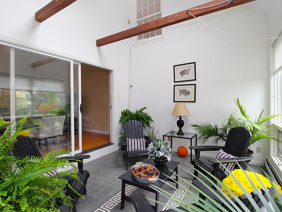 2 Howland Ave, Middletown, RI 02842 Zillow