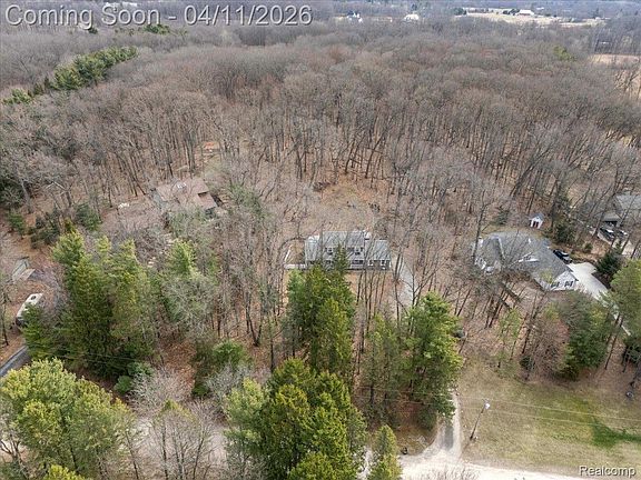 4th image of 2477 Spruce Rdg