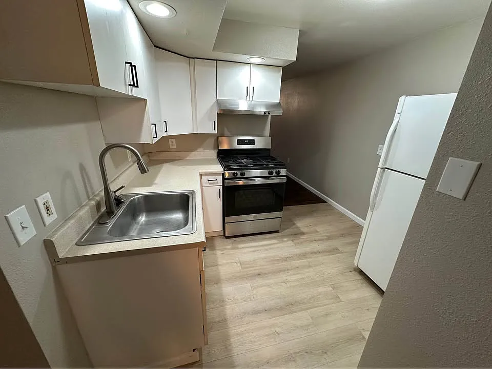 2 bed, 836 sqft, $1,700 — Photo 4