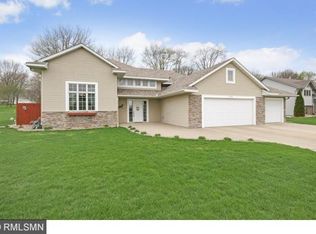 590 Deer Trl, Montgomery, MN 56069