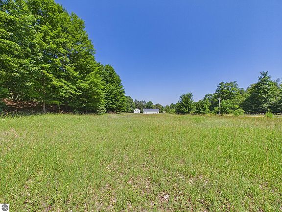 2nd image of 0 S Schomberg Rd
