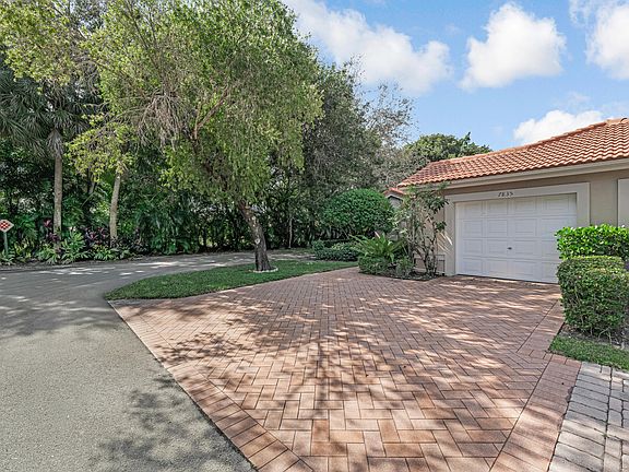 3rd image of 7835 Majestic Palm Drive