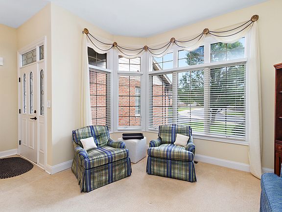 3rd image of 728 River Place Dr