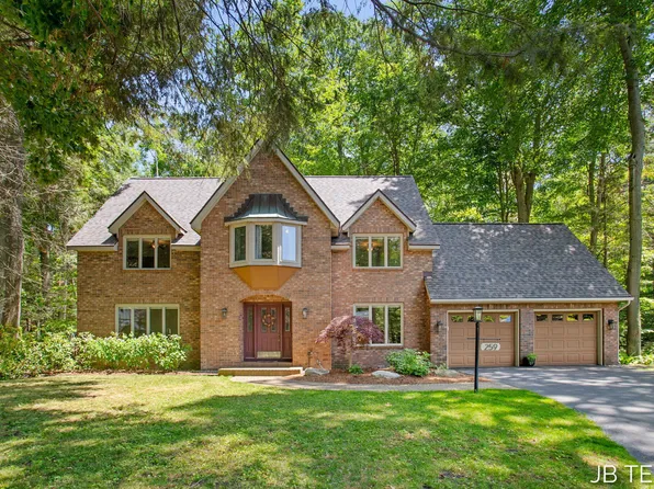 259 Portchester Rd, Holland, MI 49424