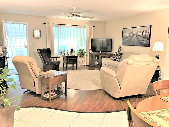 3rd image of 4016 E Catalina Cir