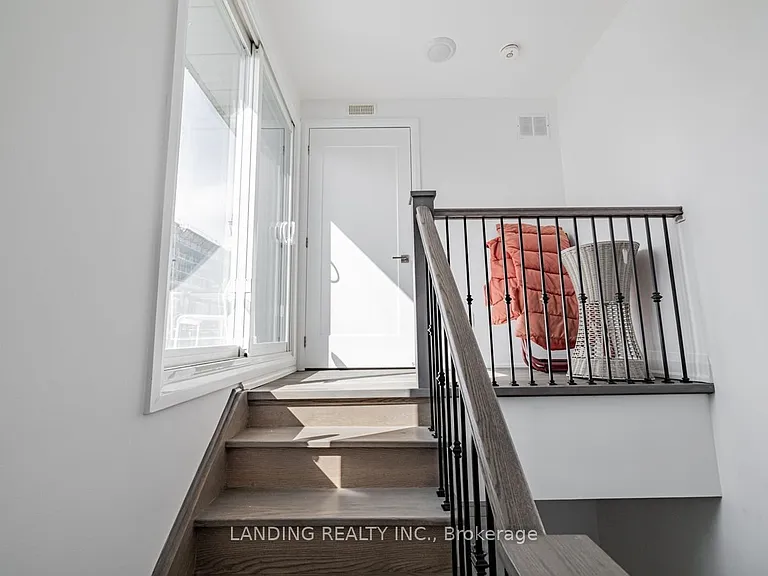 17 Greenbriar Rd #1 — Photo 14
