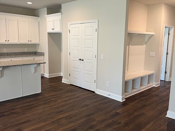 4th image of 511 Harmony Rd #4