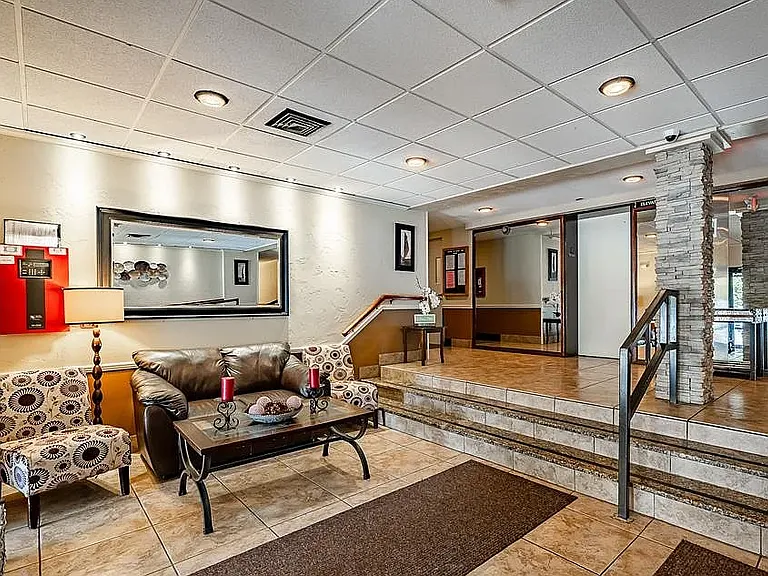 27101 Valley Run Dr #101 — Photo 3