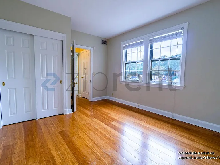 815 Lasalle St — Photo 11