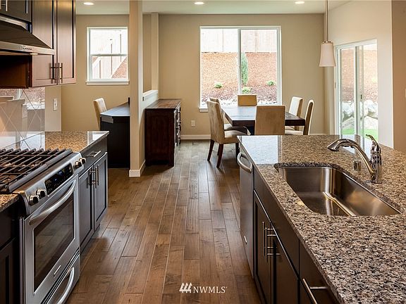 5th image of 13907 Parkview (133) Drive E