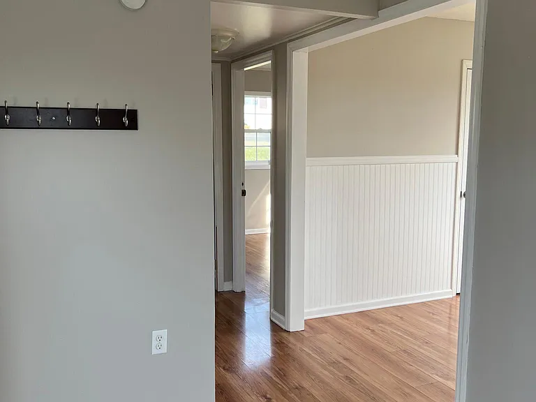 229 Hart St — Photo 6