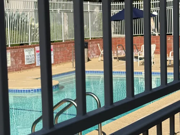 17800 Devonshire St Unit 2NORTHRIDGE, Northridge, CA 91325