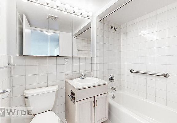 4th image of 340 E 29th St APT 6D