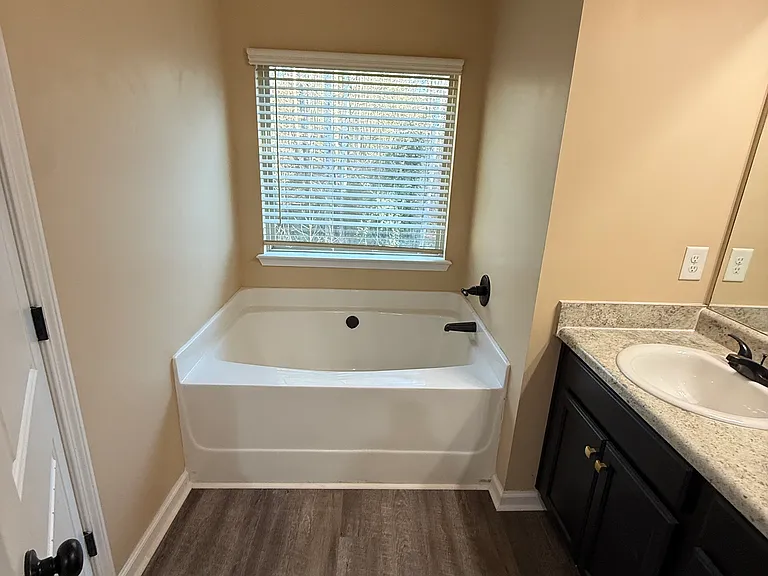1805 Creel Ln — Photo 28