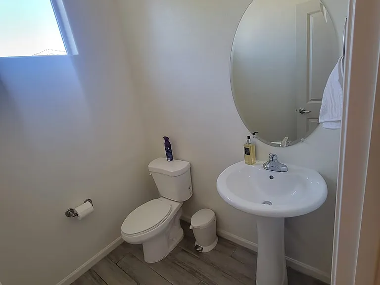 1741 W Pollack St — Photo 16