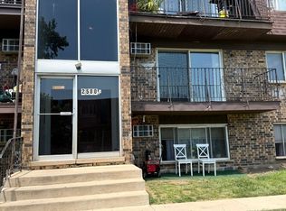 2500 Mark Thomas Ln #5B, Hanover Park, IL 60133