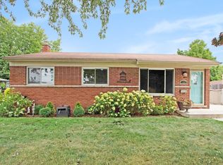 11853 Danforth Dr, Sterling Heights, MI 48312