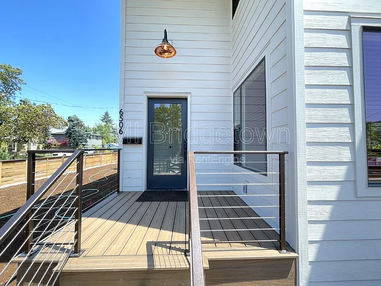 6506 SE 63rd Ave — Photo 3