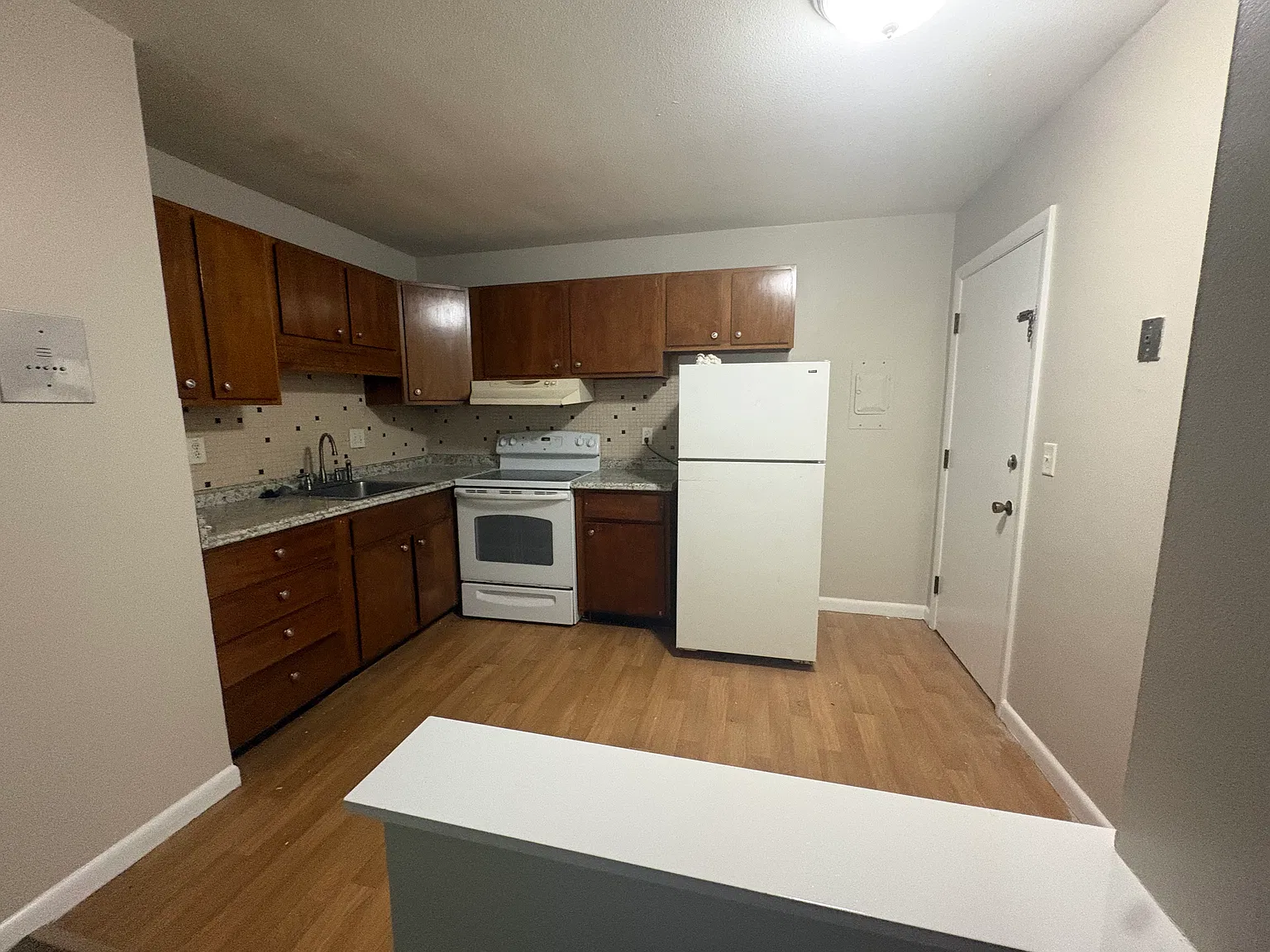 160 W Main St — Photo 3