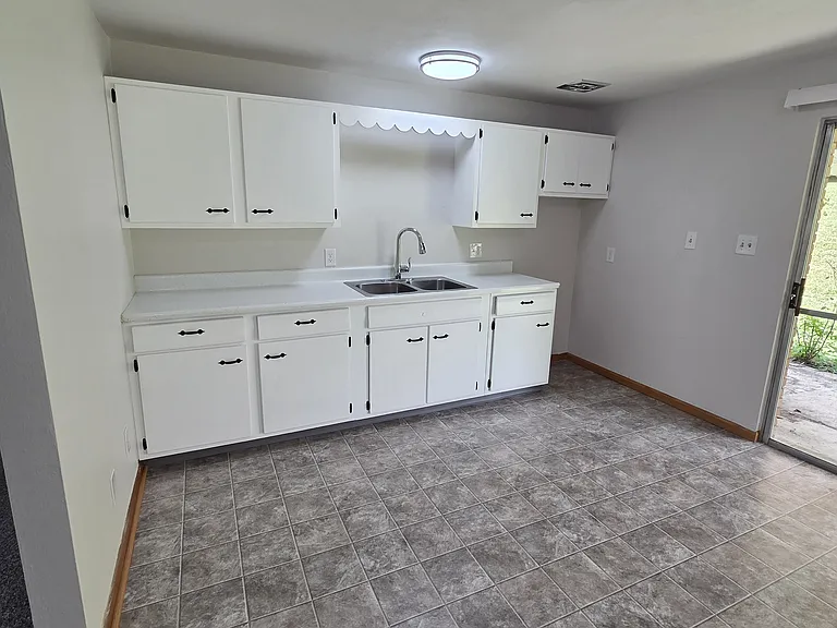 304 S 6th St — Photo 1