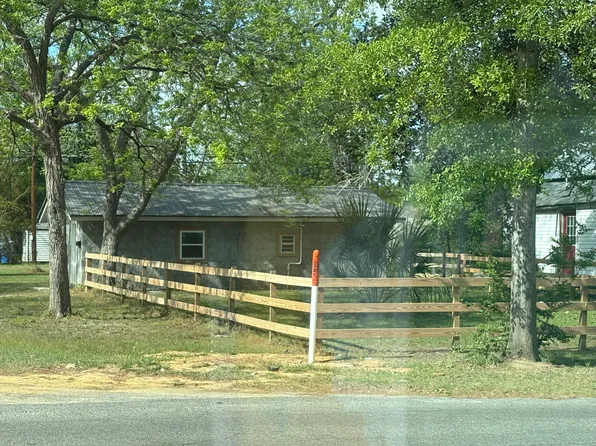 305 S Johnston St, Fitzgerald, GA 31750