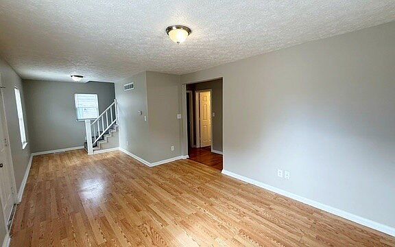 3rd image of 1022 W 31st St