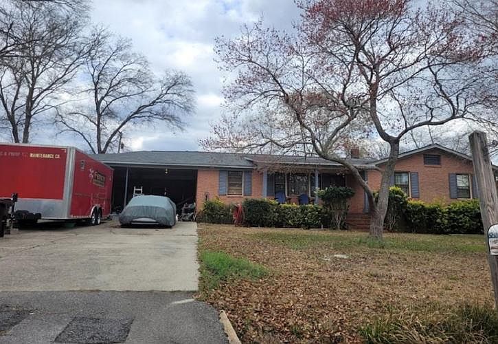 1st image of 801 Pond Dr