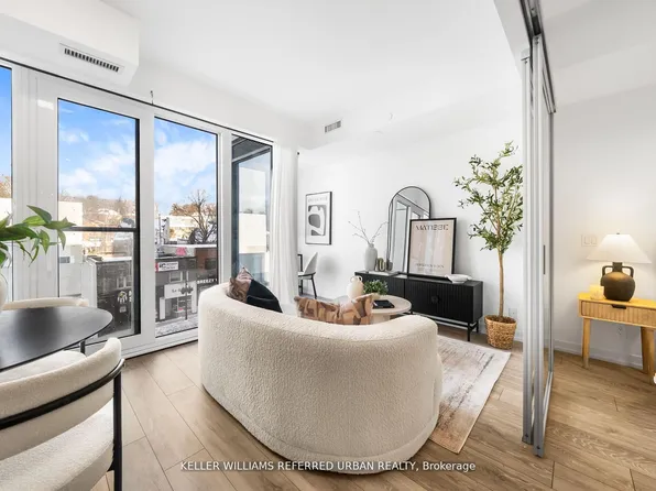 2020 Bathurst St #322, Toronto, ON M5P 0A6