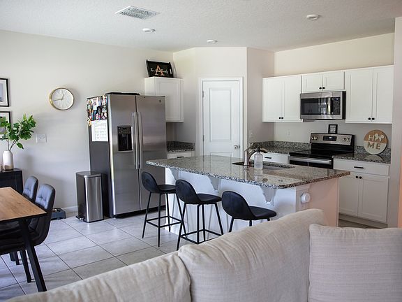 4th image of 404 Button Sage Ln