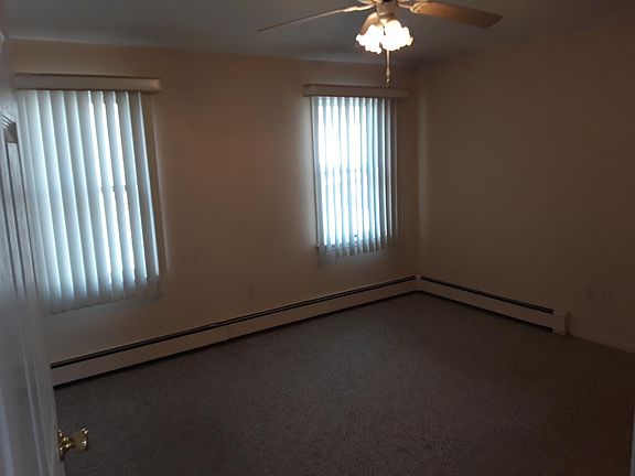 5th image of 219 Kenwood Ave