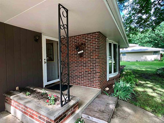 4th image of 6728 E Woodland Dr