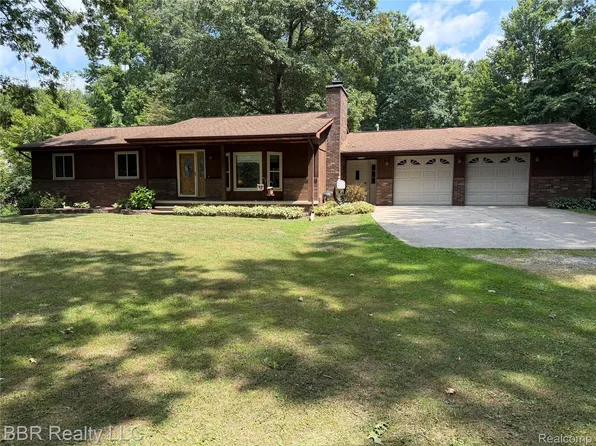 22243 Inkster Rd, Brownstown, MI 48174