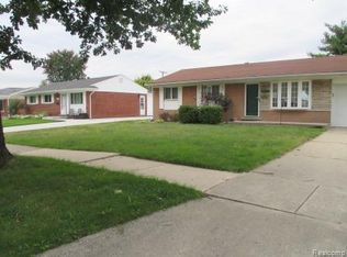 39437 Millington Dr, Sterling Heights, MI 48313