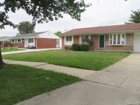 39437 Millington Dr, Sterling Heights, MI 48313