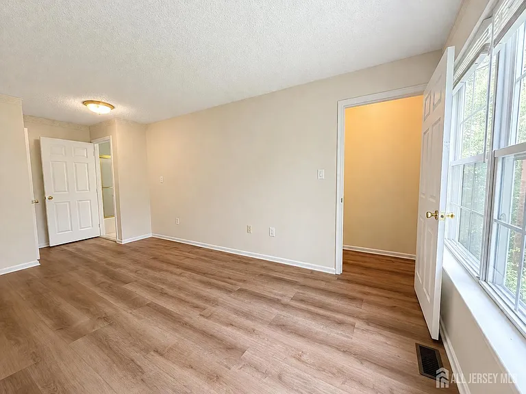 263 Prestwick Way — Photo 21