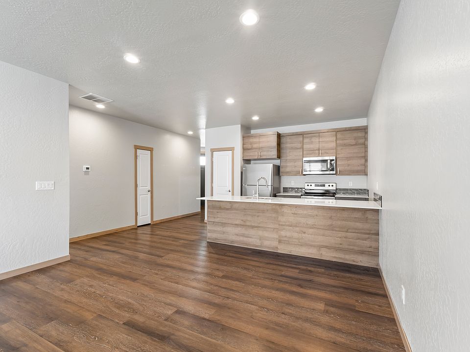1366 Sq Ft
