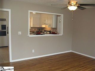 3rd image of 12 Barclay Dr