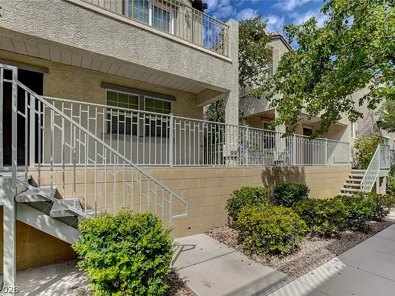7408 Dashing Ct — Photo 4