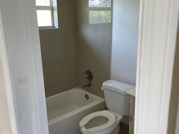 5th image of 911 S North St #911