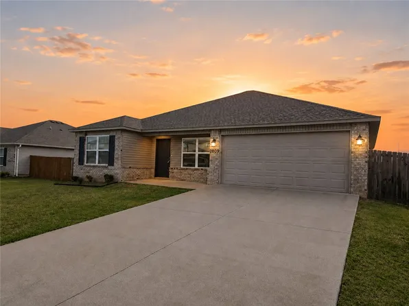 2809 Bauer St, Pea Ridge, AR 72751