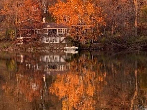 2nd image of 432 W Point Dr