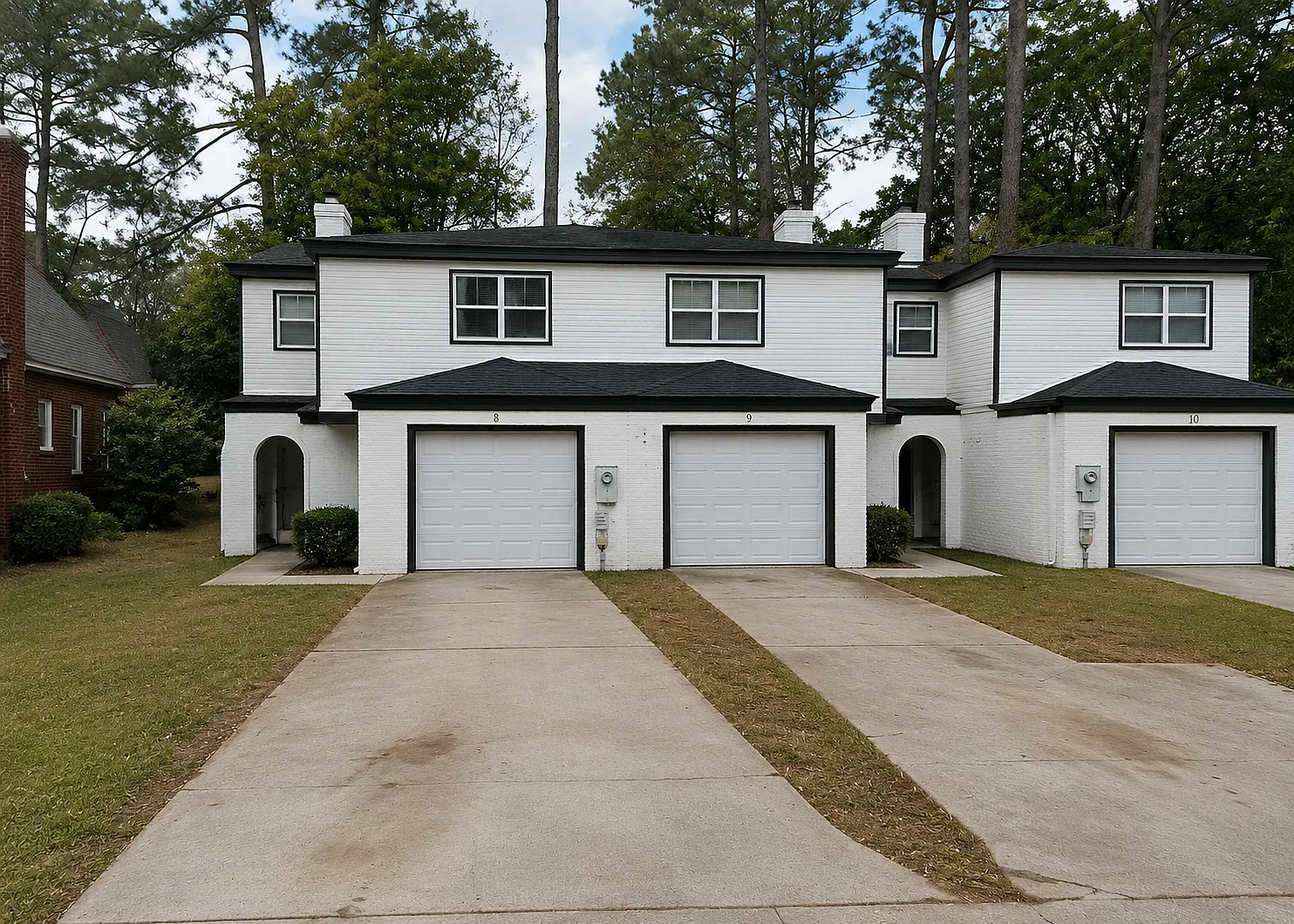 4 Brookwood Cir — Photo 1