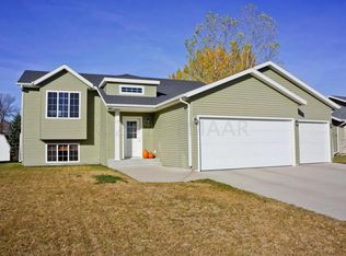 902 6th Ave NE, Dilworth, MN 56529