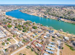 916 McDonald Dr, Marble Falls, TX 78654