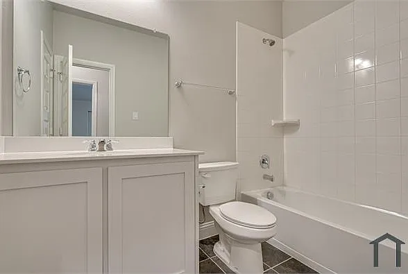 204 Rosewood Dr — Photo 6