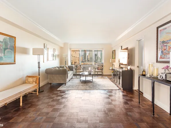 25 Sutton Place South image 3 of 14