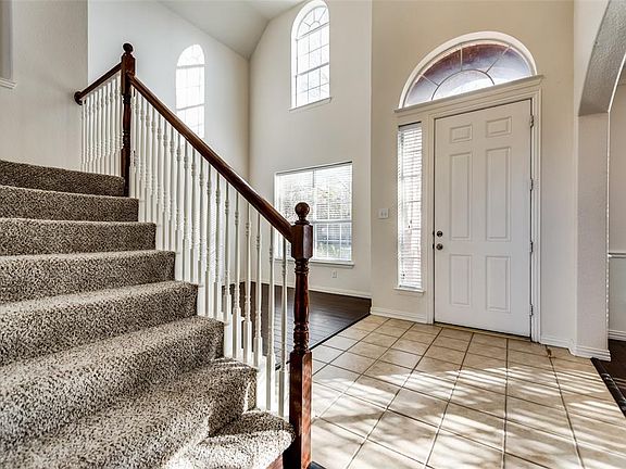 3rd image of 14948 Snowshill Dr