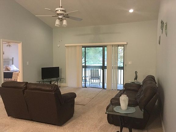 3rd image of 5760 Marina Dr APT 3