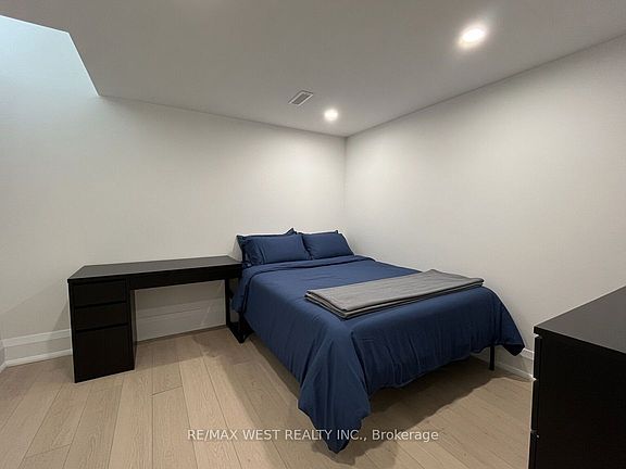 5th image of 202 Perth Ave #5