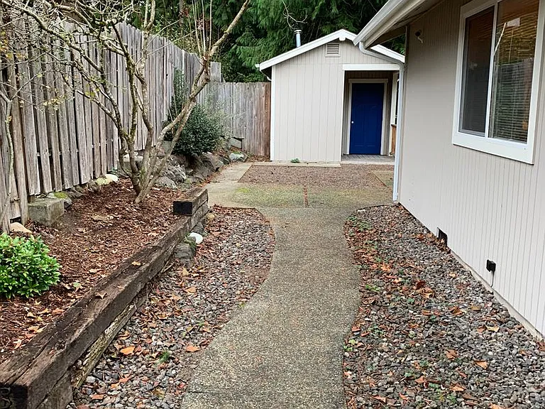 1706 Bertha Ave NW — Photo 15